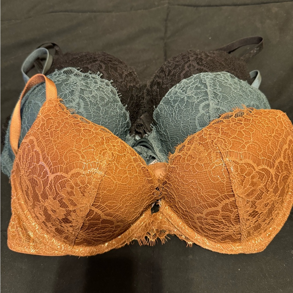 Victoria’s Secret Dream Angels Push Up Bras - 32C